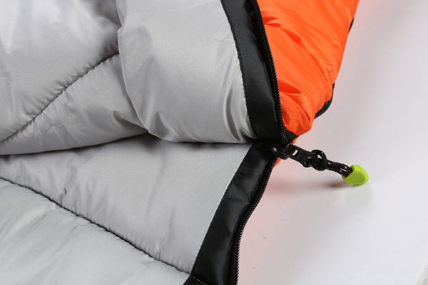 sleeping bag with fixed style anti-snag webbing